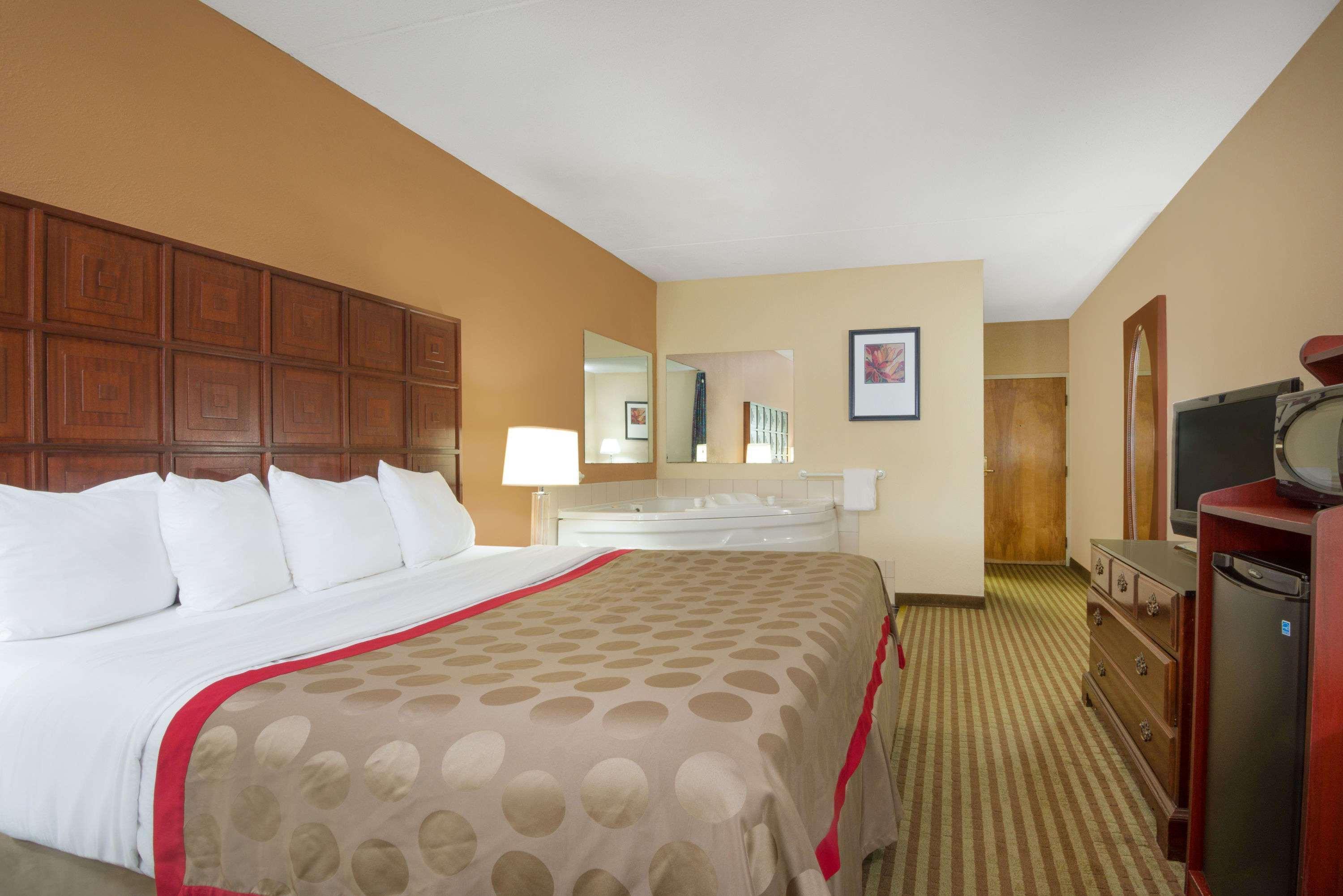 Ramada By Wyndham Columbus North Hotel Westerville Kültér fotó