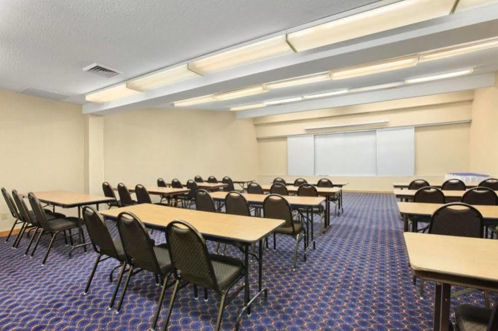 Ramada By Wyndham Columbus North Hotel Westerville Kültér fotó